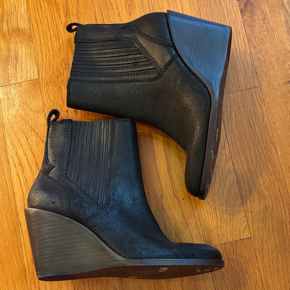 Lucky Brand Distressed Soft Leather Black Wedge Ankle Boots Size 6 New